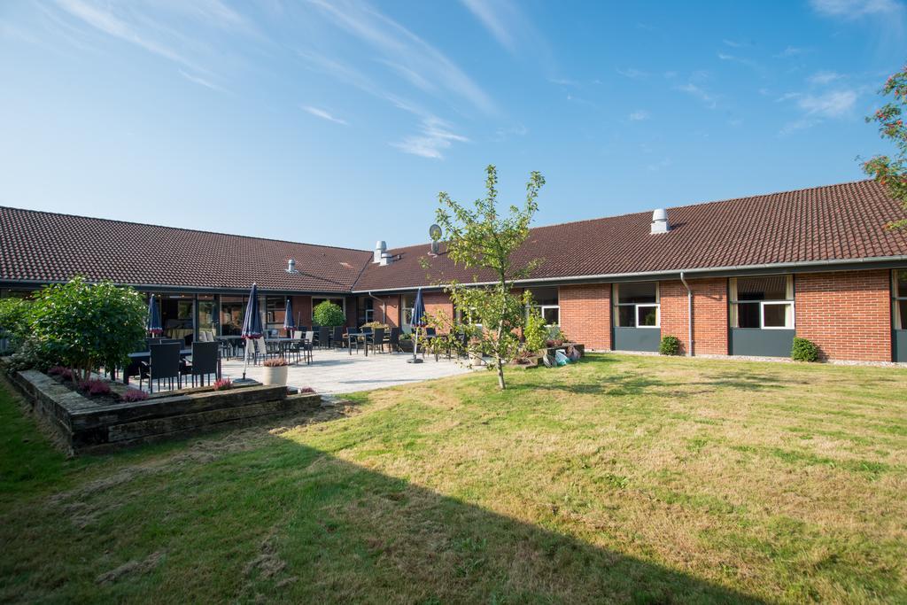 Hotel Lynggaarden Herning Exterior photo